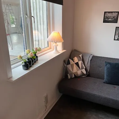 Hyggeligt Lille Anneks Taet Pa * Ribe