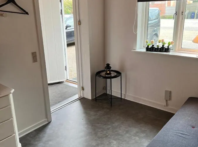 Hyggeligt Lille Anneks Tæt På Lejlighed *